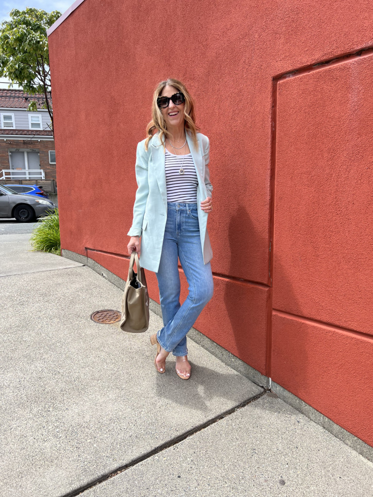 HOW TO STYLE LIGHT WASH JEANS  5 OUTFIT IDEAS WITH LIGHT DENIM